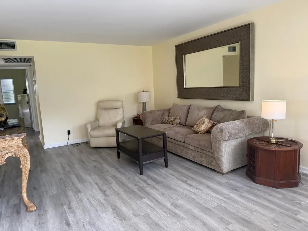 389 Fanshaw Boca Raton FL 33434