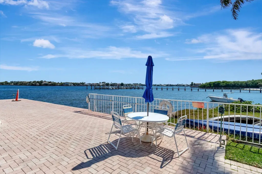 1810 New Palm Way Boynton Beach FL 33435