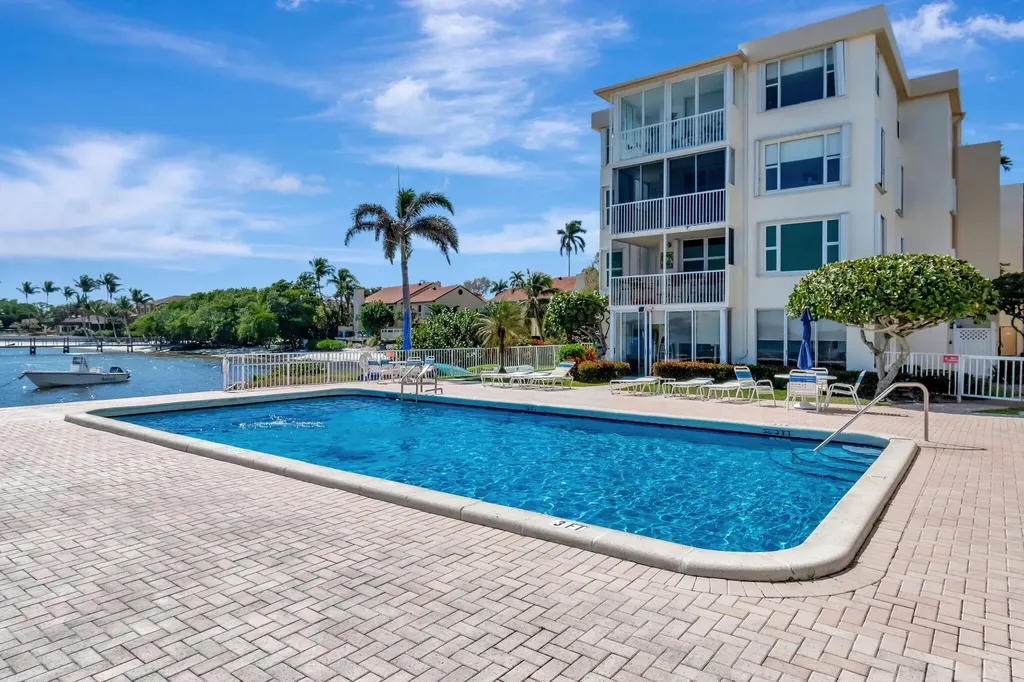 1810 New Palm Way Boynton Beach FL 33435