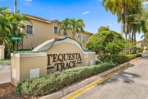 106 Lighthouse Circle Tequesta FL 33469