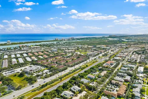 106 Lighthouse Circle Tequesta FL 33469