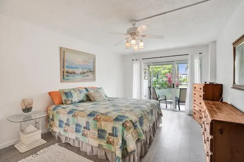 3590 Via Poinciana Greenacres FL 33467