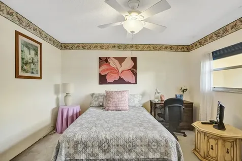 3590 Via Poinciana Greenacres FL 33467