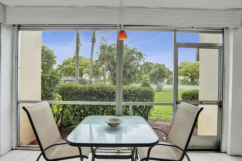 3590 Via Poinciana Greenacres FL 33467