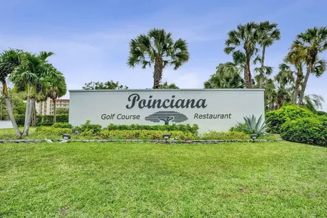 3590 Via Poinciana Greenacres FL 33467