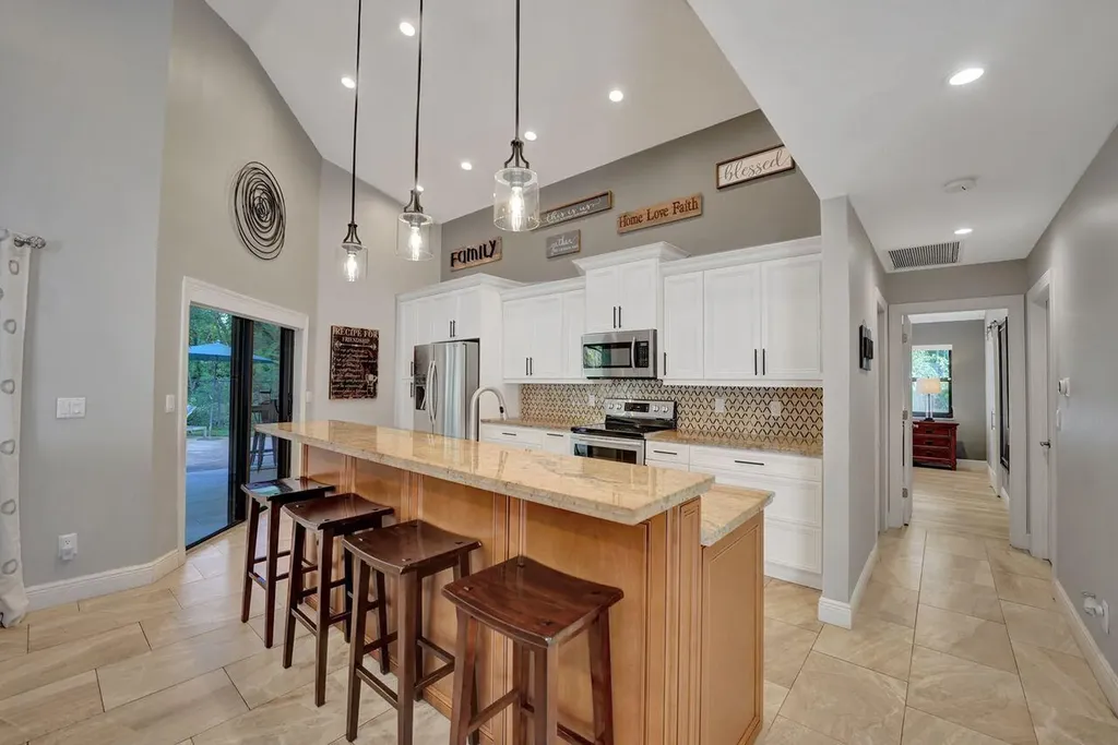 9931 SW 23rd Street Davie FL 33324