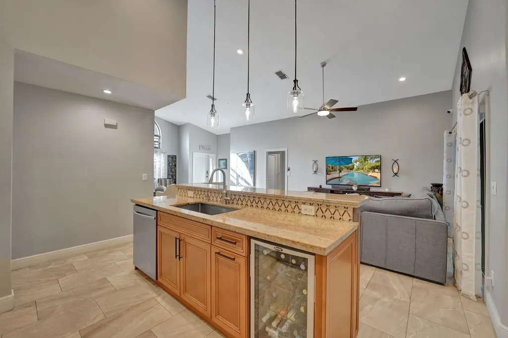 9931 SW 23rd Street Davie FL 33324
