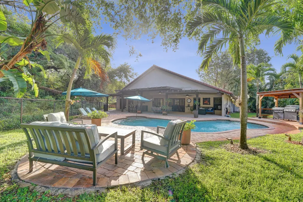 9931 SW 23rd Street Davie FL 33324