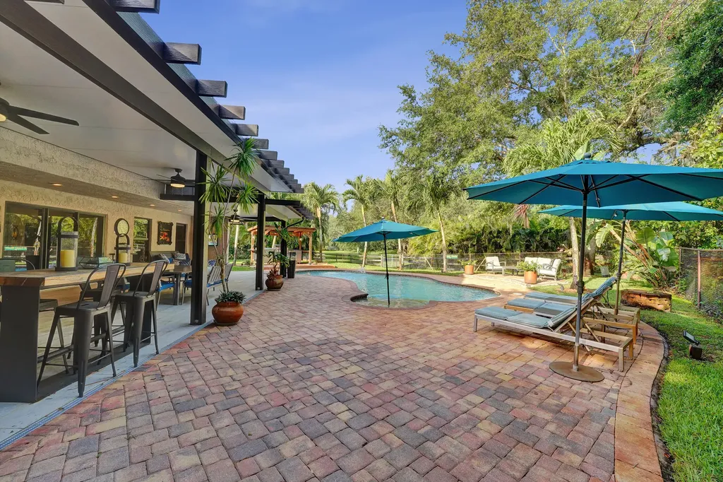 9931 SW 23rd Street Davie FL 33324