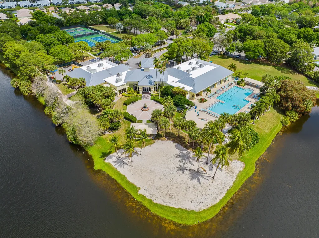 914 NW Sarria Court Port St Lucie FL 34986
