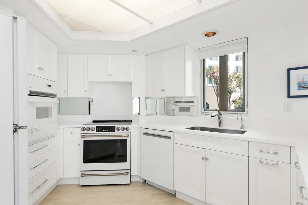 120 SE 5th Avenue E Boca Raton FL 33432