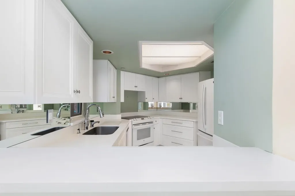 120 SE 5th Avenue Boca Raton FL 33432