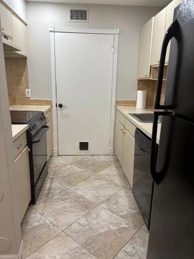 2303 N Congress Avenue Boynton Beach FL 33426