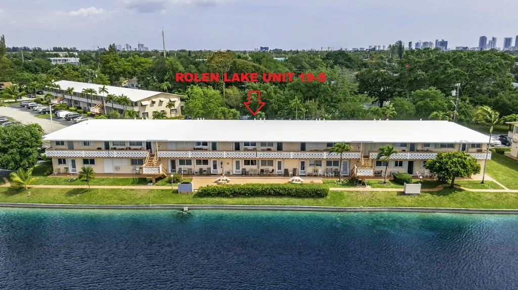 900 SW 10th Terrace Hallandale Beach FL 33009