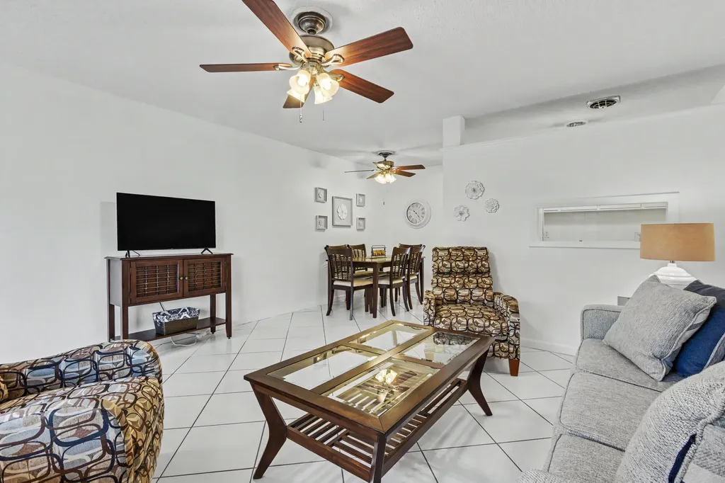 900 SW 10th Terrace Hallandale Beach FL 33009