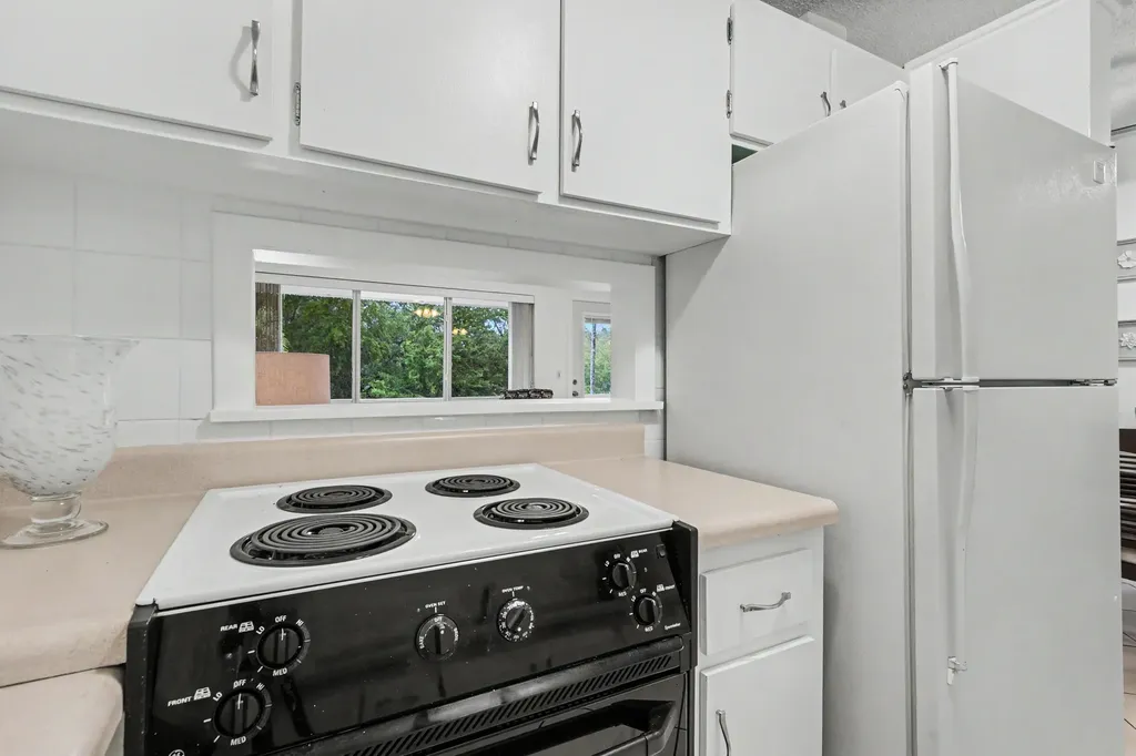 900 SW 10th Terrace Hallandale Beach FL 33009