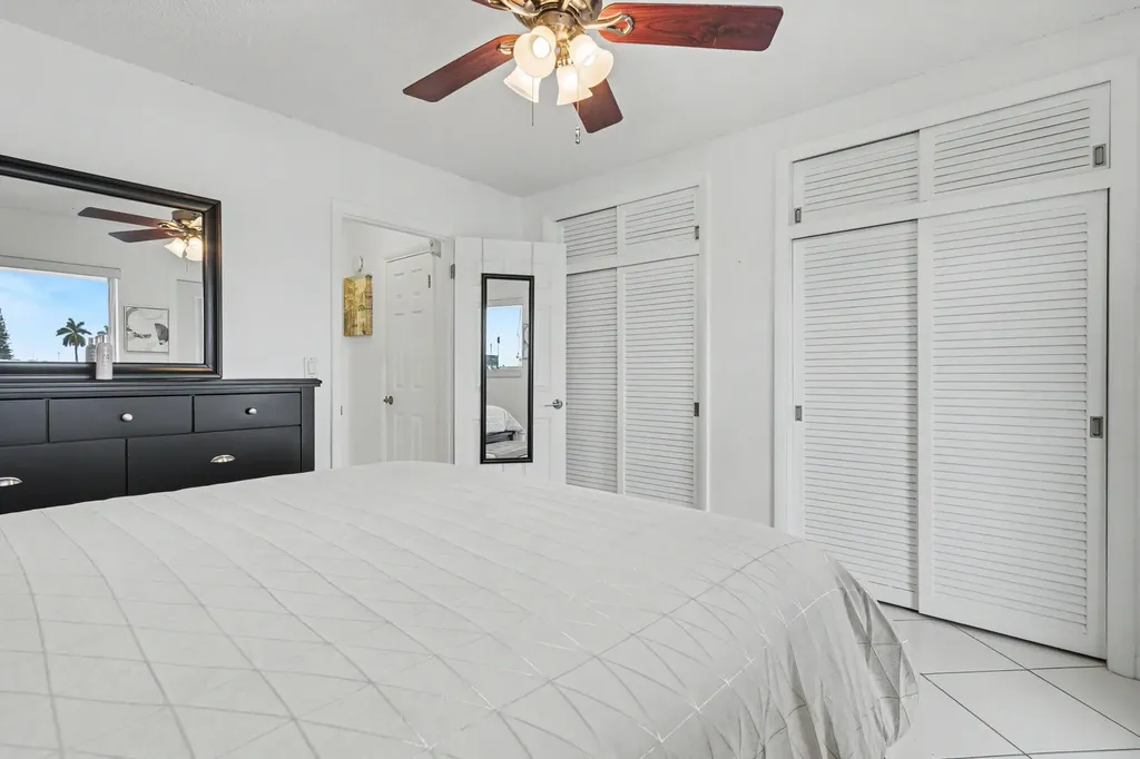 900 SW 10th Terrace Hallandale Beach FL 33009