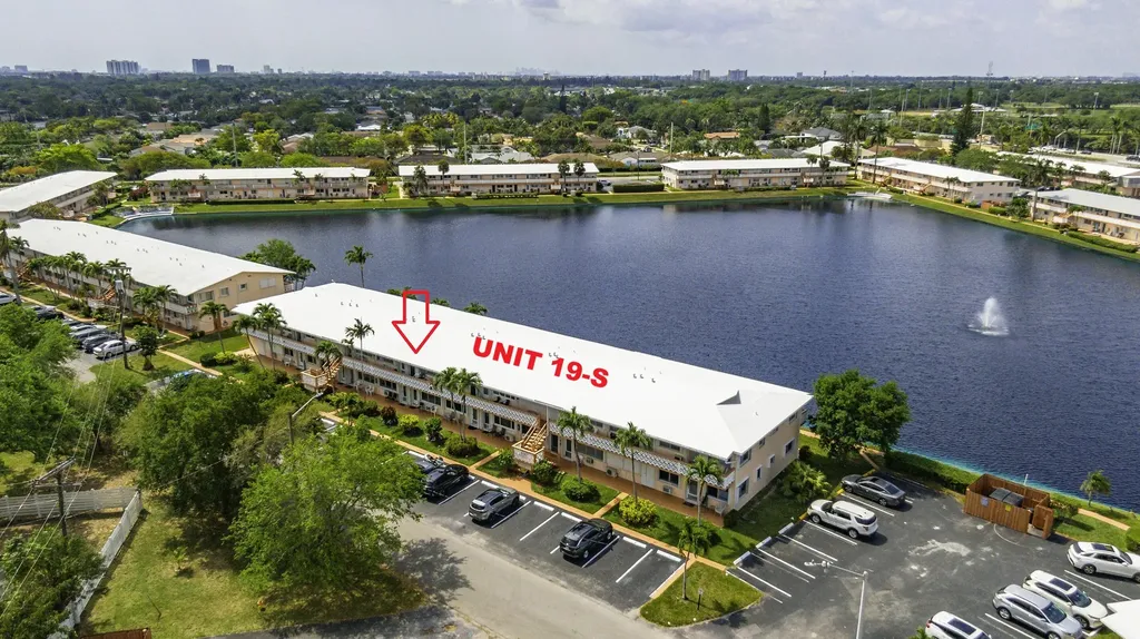 900 SW 10th Terrace Hallandale Beach FL 33009