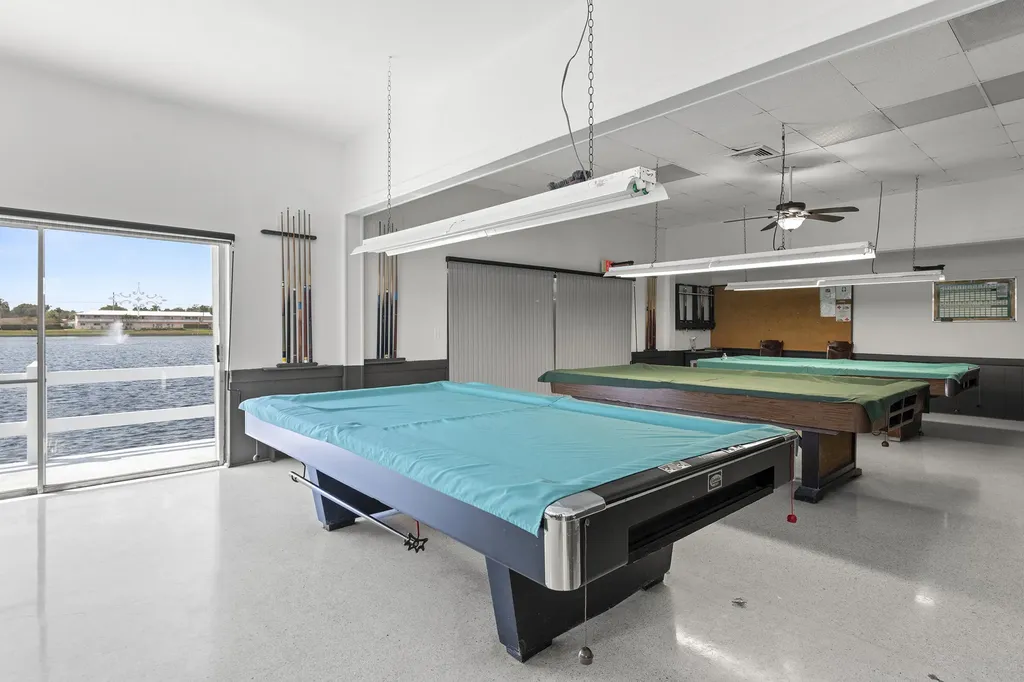 900 SW 10th Terrace Hallandale Beach FL 33009