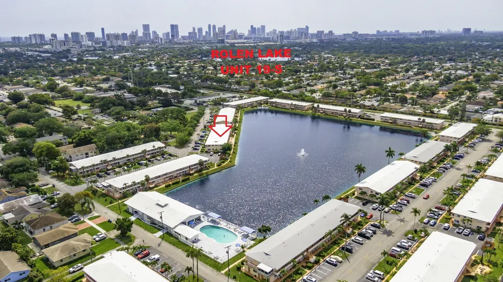 900 SW 10th Terrace Hallandale Beach FL 33009