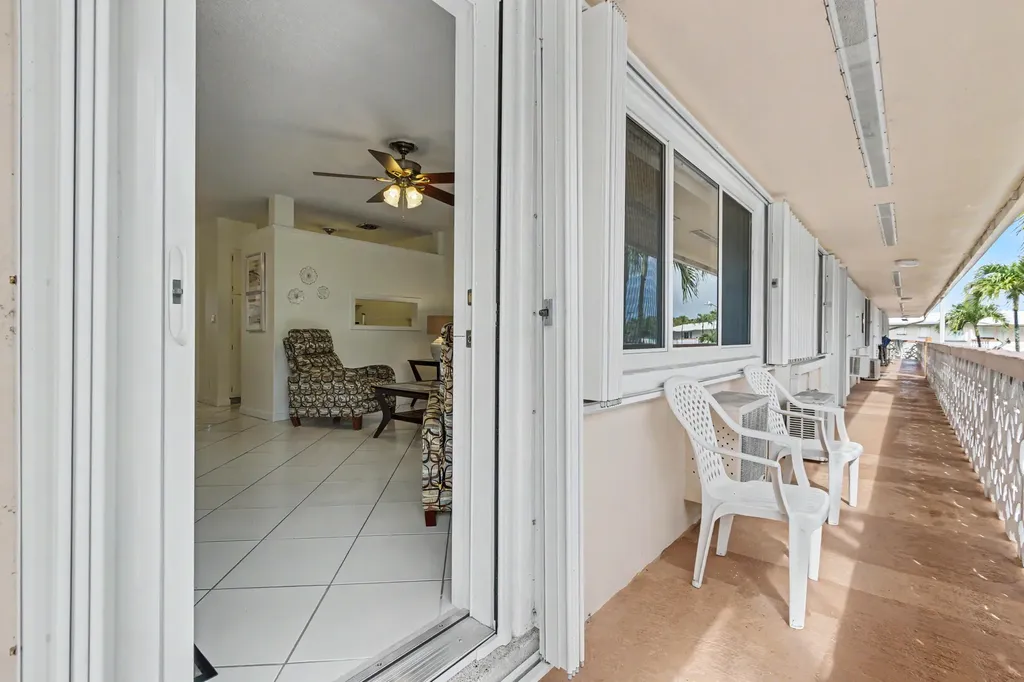 900 SW 10th Terrace Hallandale Beach FL 33009