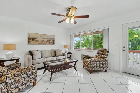 900 SW 10th Terrace Hallandale Beach FL 33009