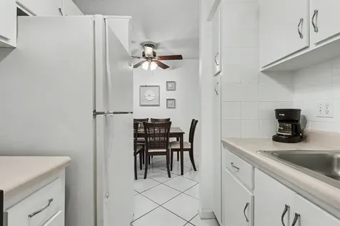 900 SW 10th Terrace Hallandale Beach FL 33009