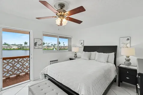 900 SW 10th Terrace Hallandale Beach FL 33009