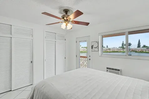 900 SW 10th Terrace Hallandale Beach FL 33009