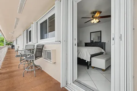 900 SW 10th Terrace Hallandale Beach FL 33009