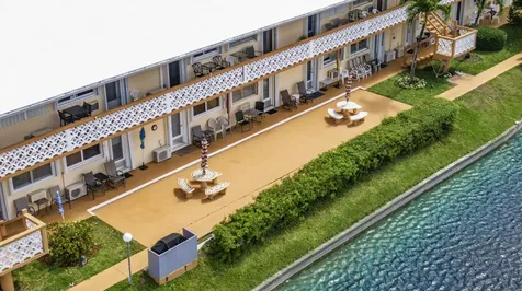 900 SW 10th Terrace Hallandale Beach FL 33009