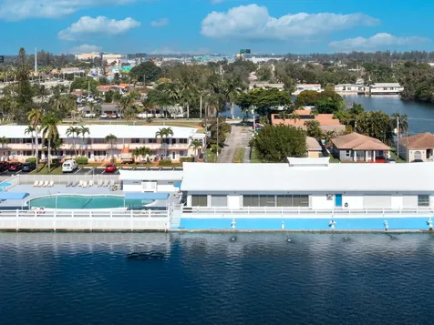 900 SW 10th Terrace Hallandale Beach FL 33009