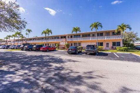 900 SW 10th Terrace Hallandale Beach FL 33009