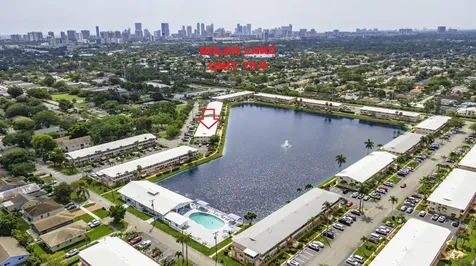 900 SW 10th Terrace Hallandale Beach FL 33009