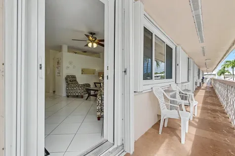 900 SW 10th Terrace Hallandale Beach FL 33009