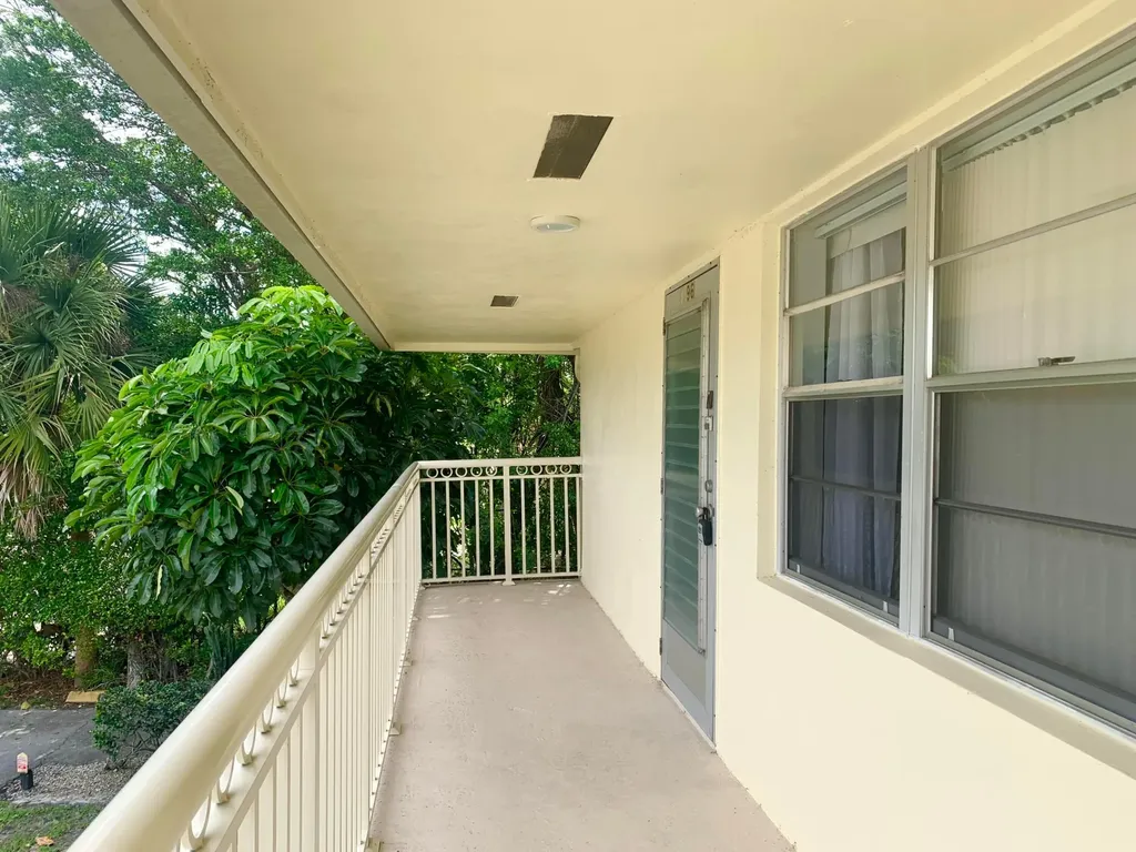 96 Hastings F West Palm Beach FL 33417