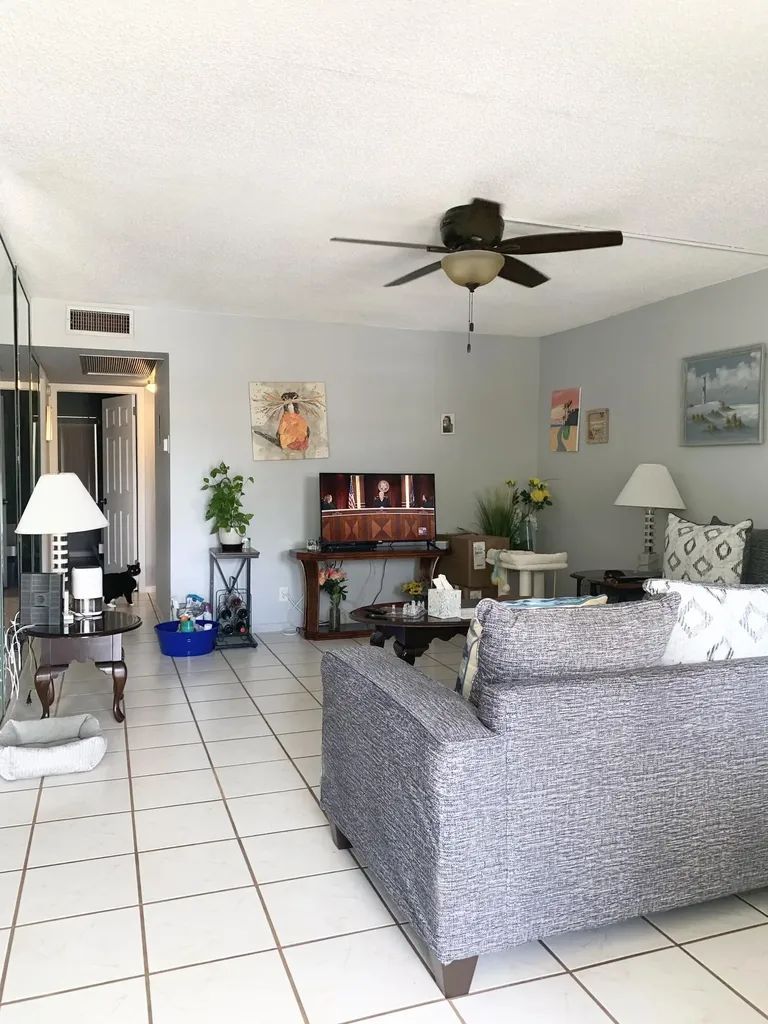 96 Hastings F West Palm Beach FL 33417