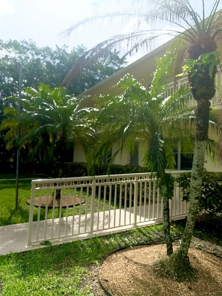 96 Hastings F West Palm Beach FL 33417