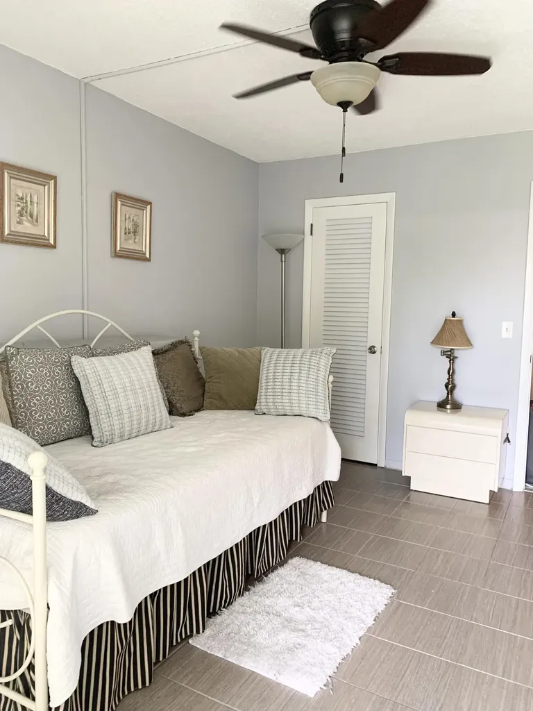 96 Hastings F West Palm Beach FL 33417