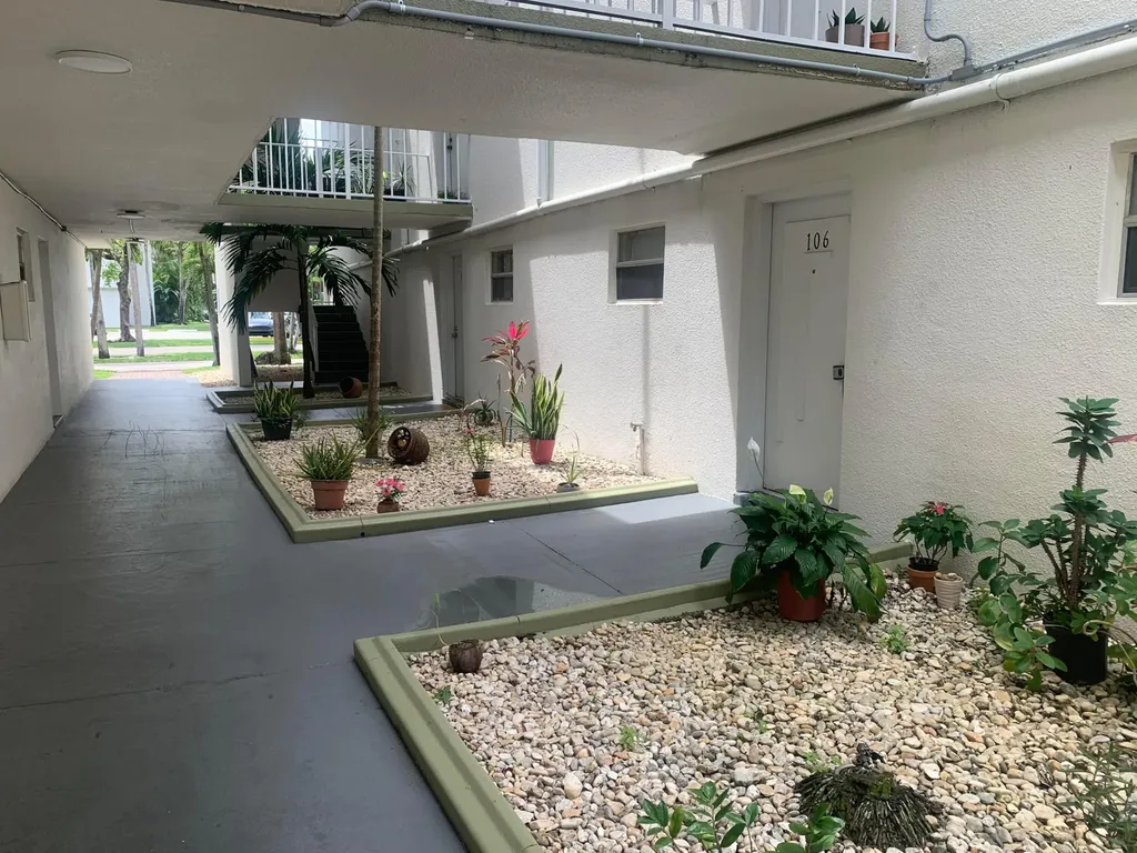 4255 N University Drive Sunrise FL 33351