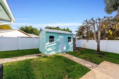 8675 SE Keathley Hobe Sound FL 33455