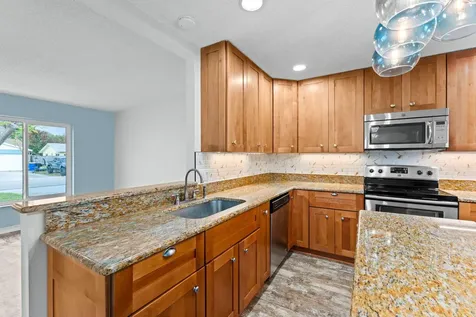 8675 SE Keathley Hobe Sound FL 33455