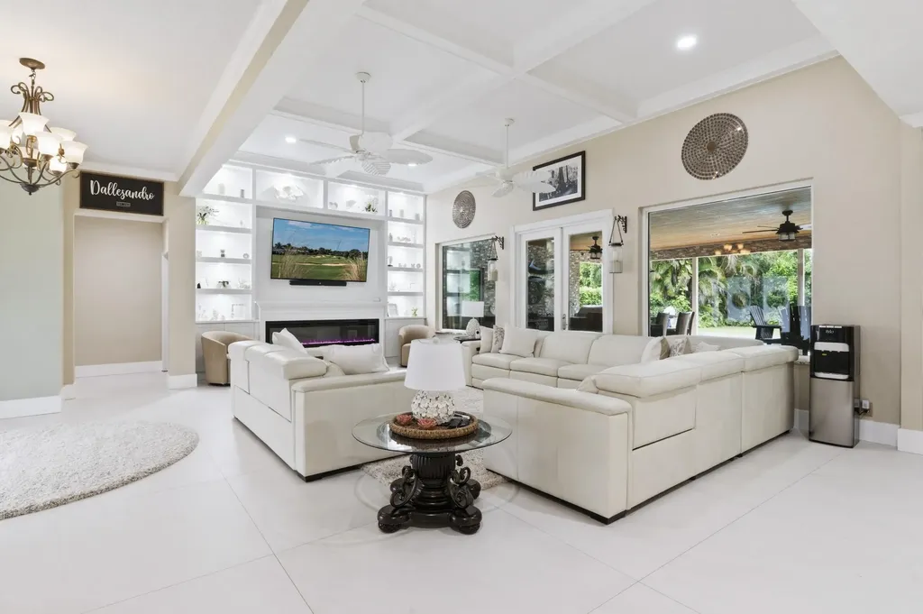 10114 Hunt Club Lane Palm Beach Gardens FL 33418