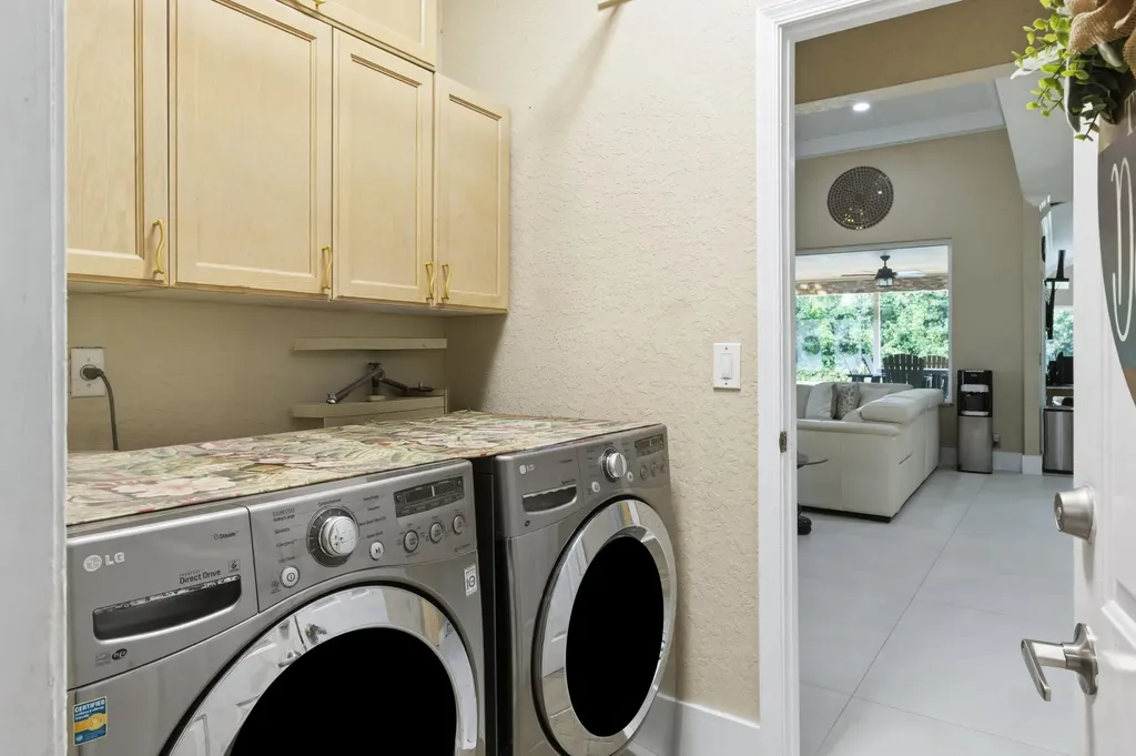 10114 Hunt Club Lane Palm Beach Gardens FL 33418