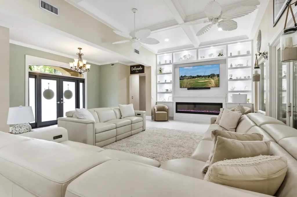 10114 Hunt Club Lane Palm Beach Gardens FL 33418