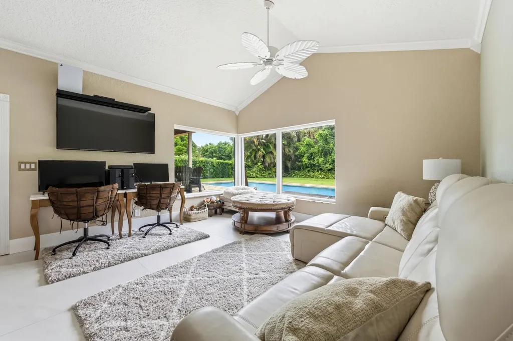 10114 Hunt Club Lane Palm Beach Gardens FL 33418