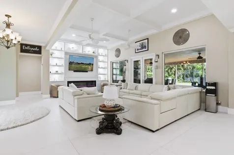 10114 Hunt Club Lane Palm Beach Gardens FL 33418