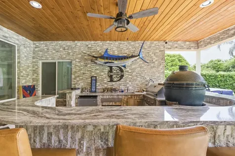 10114 Hunt Club Lane Palm Beach Gardens FL 33418