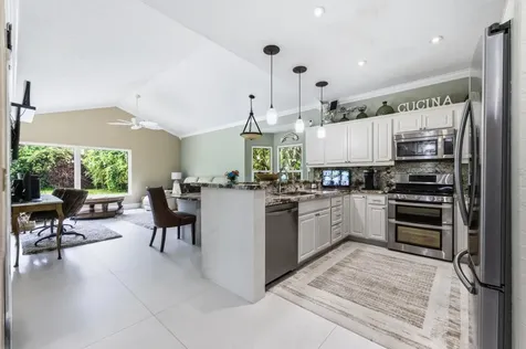 10114 Hunt Club Lane Palm Beach Gardens FL 33418