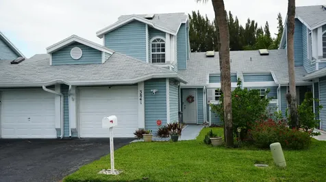 3841 Island Club Circle E Lake Worth FL 33462